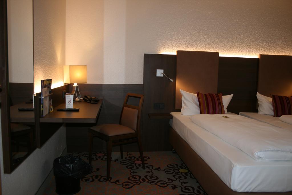 Hotel Parqeo Im A66 Gelnhausen Exterior photo