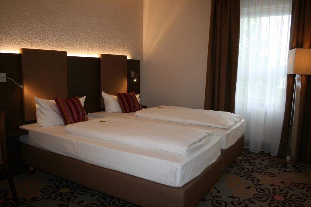 Hotel Parqeo Im A66 Gelnhausen Exterior photo
