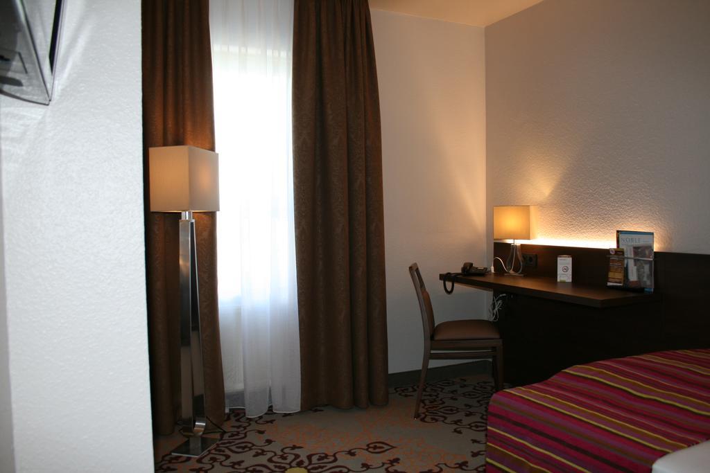 Hotel Parqeo Im A66 Gelnhausen Exterior photo